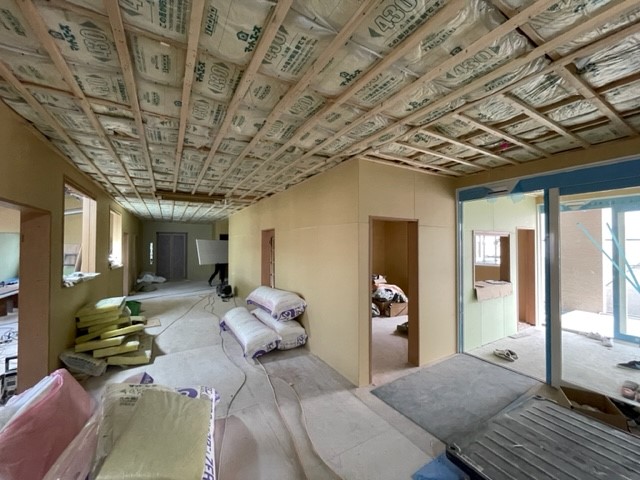 KAEDE CARE GARDEN 加木屋　住宅型有料老人ホーム＋ディケア施設　外壁工事が完了、造作工事が着々と進んでいます
