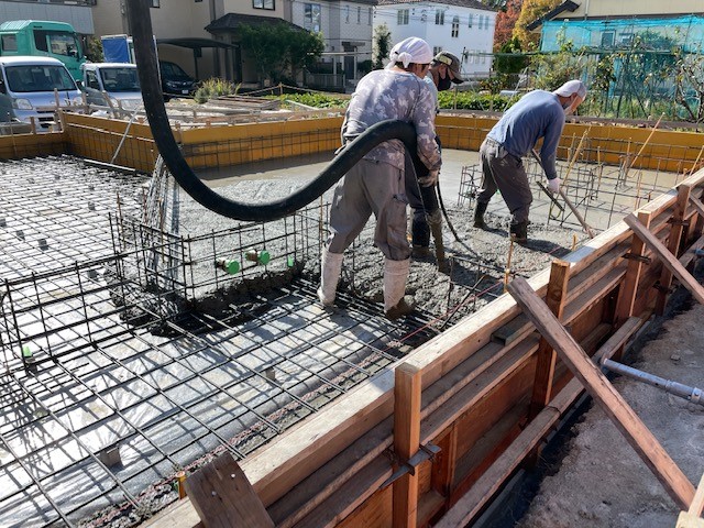 名古屋のコートハウスの基礎ベース部のコンクリート打設工事